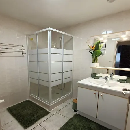 Casa de Férias Confort 10 Pers à 8 Km Du Lioran