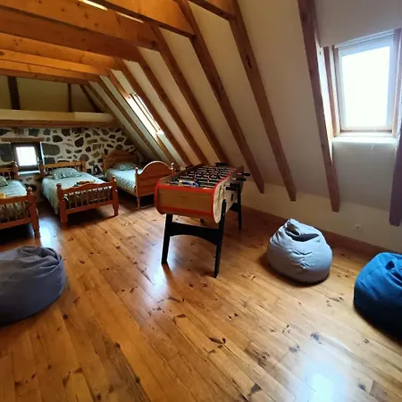 Casa de Férias Confort 10 Pers à 8 Km Du Lioran *